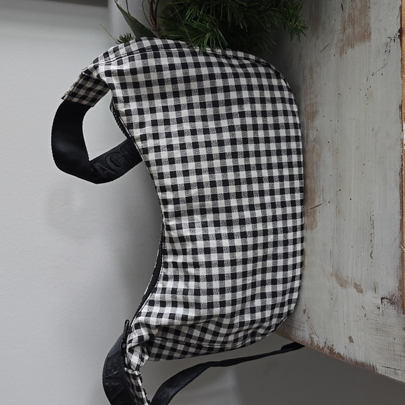 BAGGU Medium Crescent Bag In Black And White Gingham - Picture 2 of 10